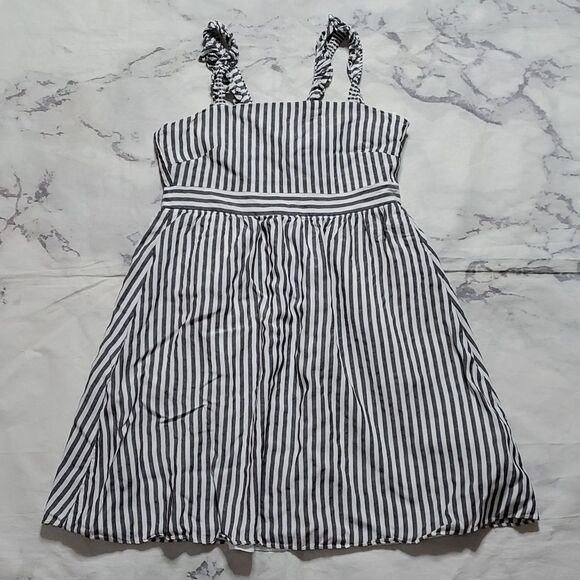 Madewell Dresses & Skirts - Madewell Gray/White Striped Ruffle Strap Dress